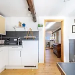 Daire Reetdachhof Familie Duehrsen *